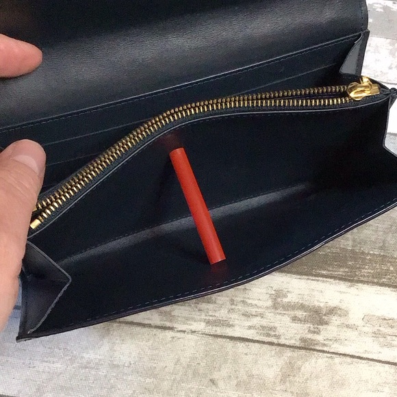 Louis Vuitton Dark Green Patent Wallet - Picture 8 of 16